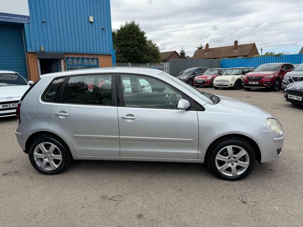 Volkswagen Polo 1.4 Match Silver #2