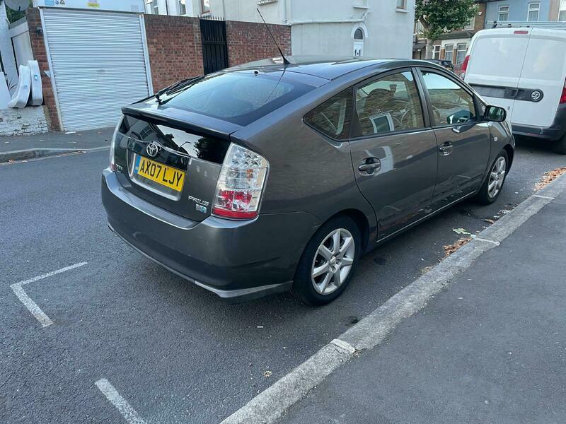 Toyota Prius 1.5 T Spirit Cvt Grey #10