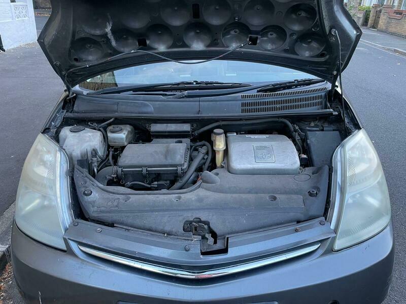 Toyota Prius Vvt-i T Spirit Grey #4