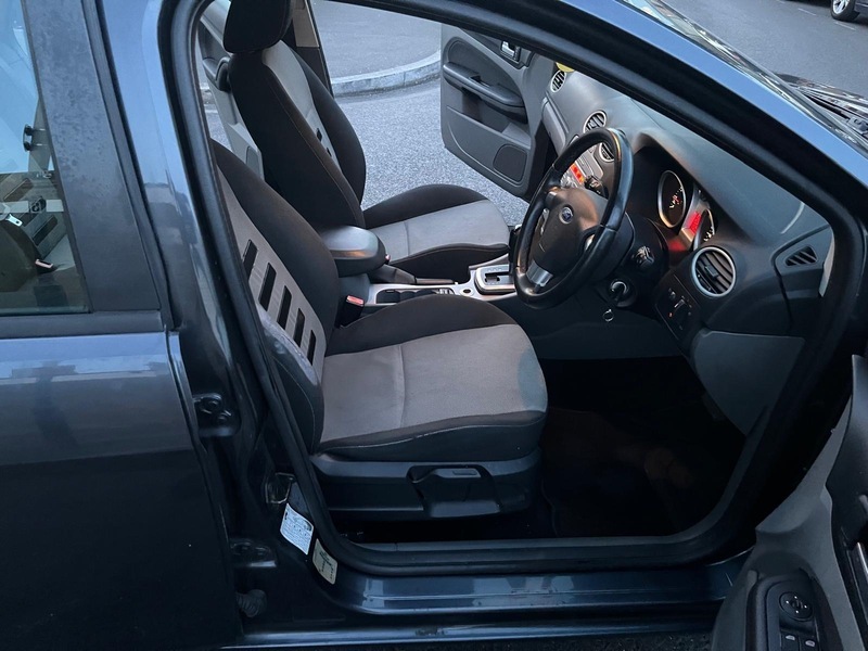 Ford Focus Zetec Grey #5