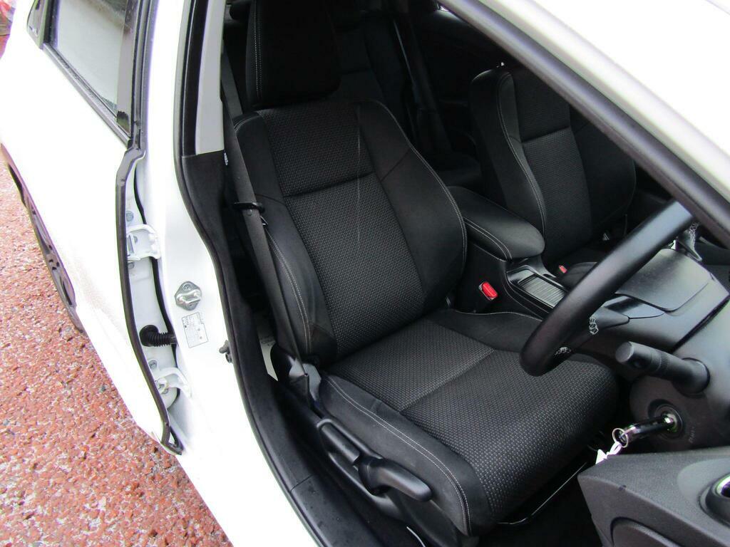 Honda Civic 1.8 I-vtec Se Plus Navi Euro 6 S S White #5