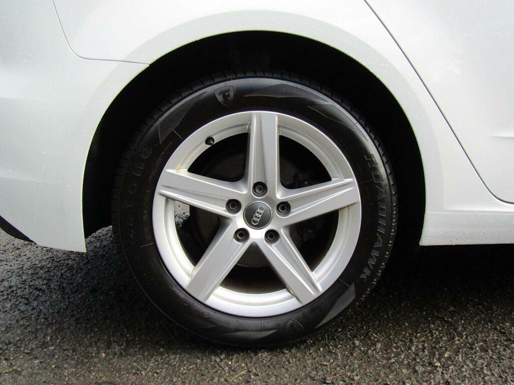 Audi A3 1.4 Tfsi Cod Se Sportback Euro 6 S S White #2