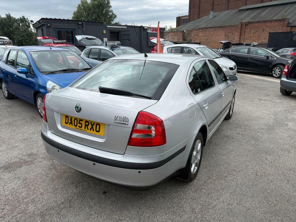 Skoda Octavia 1.6 Fsi Ambiente Tiptronic Euro 4 Silver #5