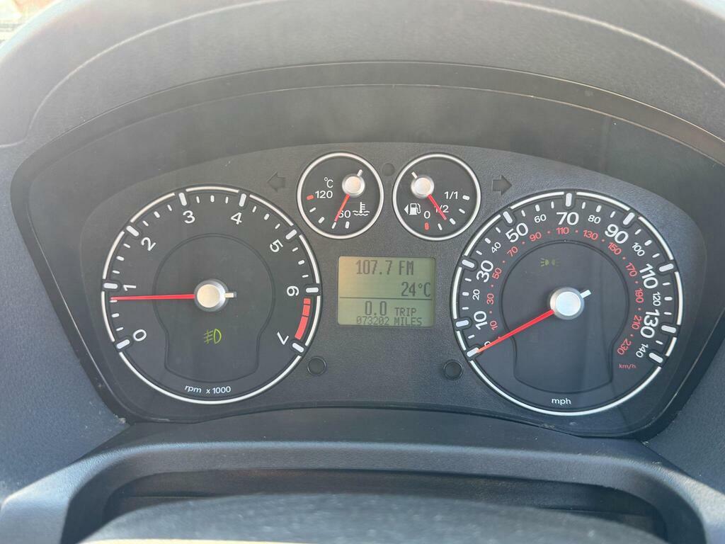 Ford Fiesta Style 16V 5-Door Red #20