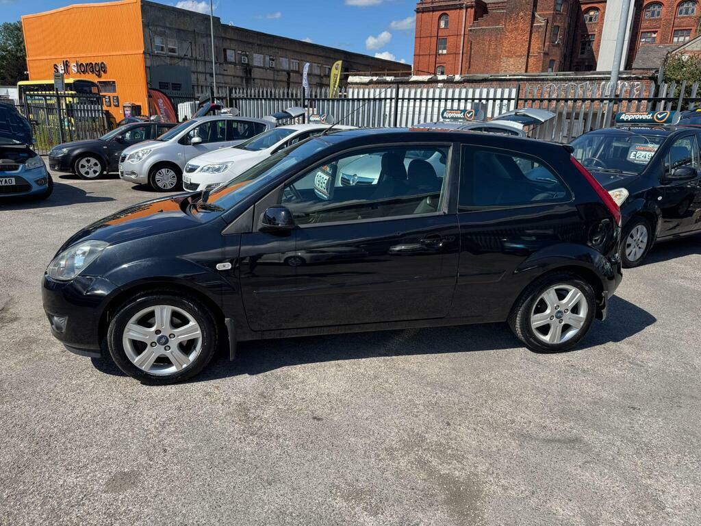 Ford Fiesta Style 16V 5-Door Red #11