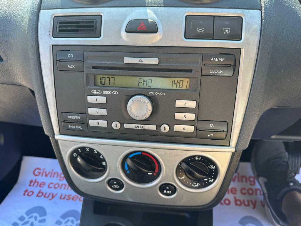 Ford Fiesta Style 16V 5-Door Red #22