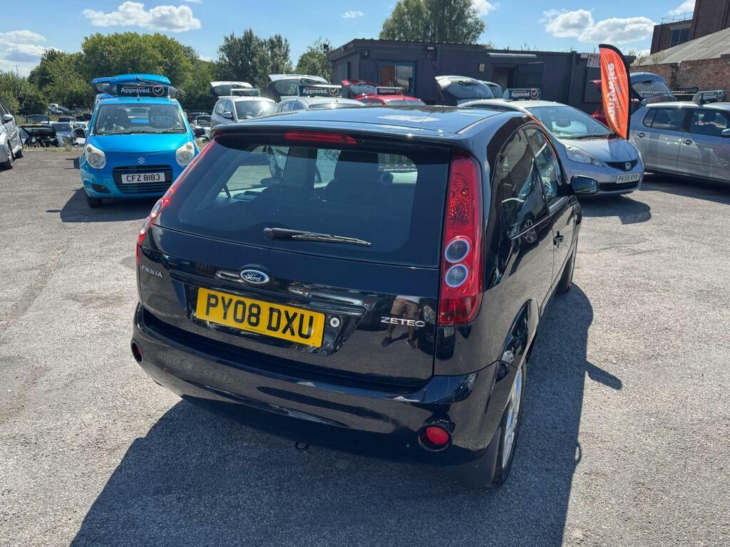 Ford Fiesta Style 16V 5-Door Red #7