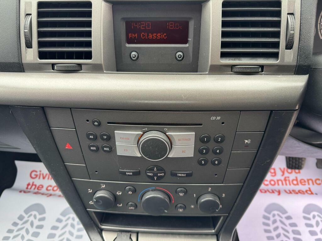 Vauxhall Vectra 1.8I 16V Club Silver #21