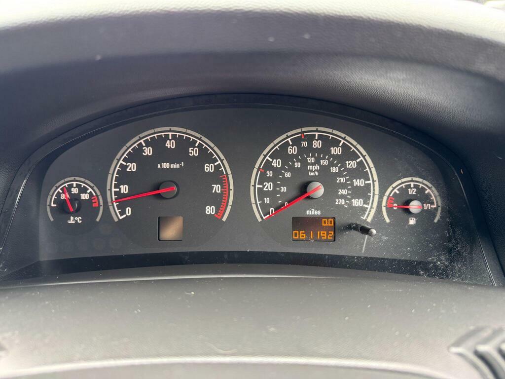 Vauxhall Vectra 1.8I 16V Club Silver #18