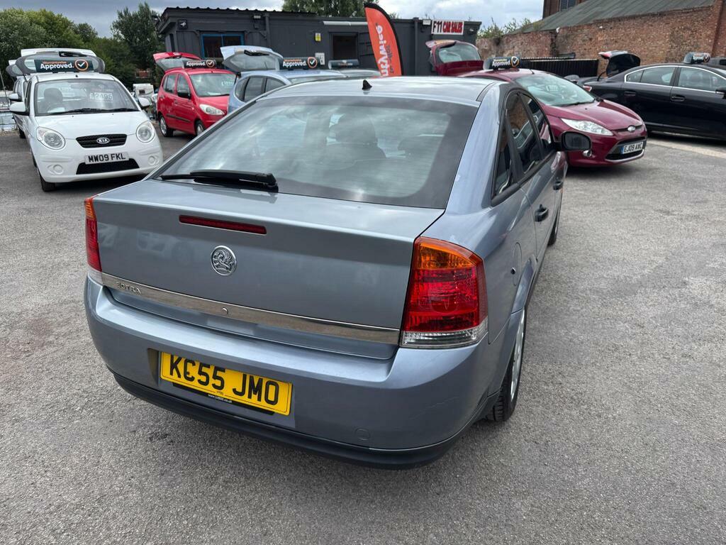 Vauxhall Vectra 1.8I 16V Club Silver #8
