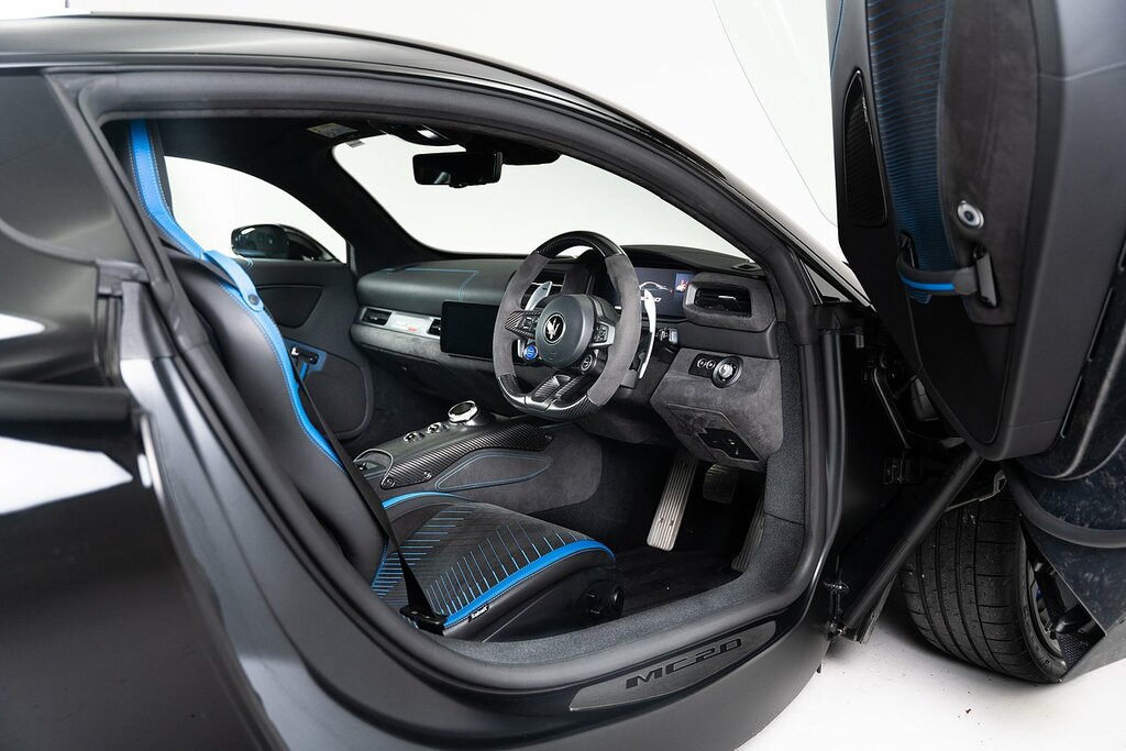 Maserati MC20 V6 Black
