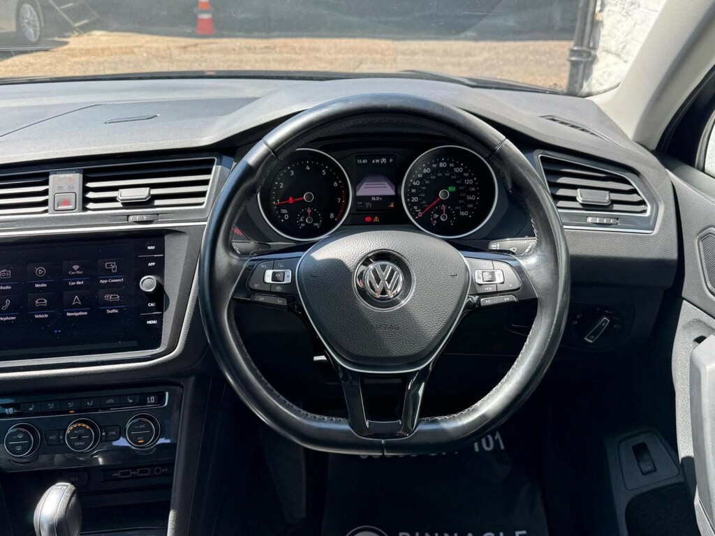 Volkswagen Tiguan 2L R-line Tech White #40