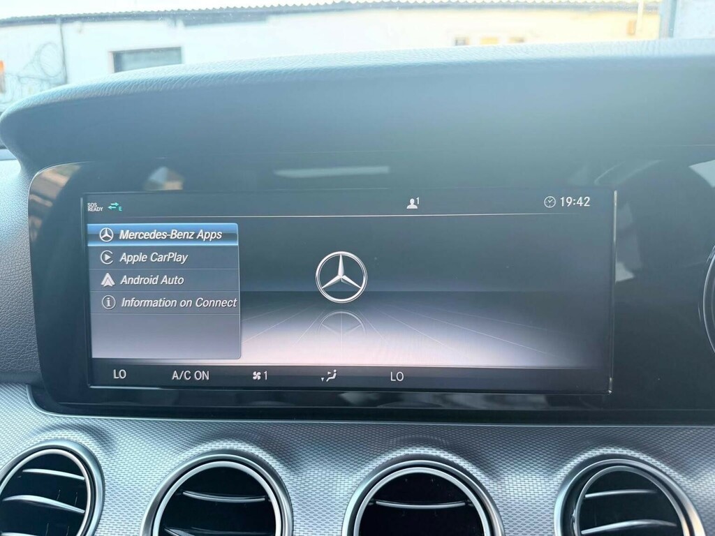 Mercedes-Benz E Class 2.0 E220d Amg Line Estate G-tronic Eur White #52