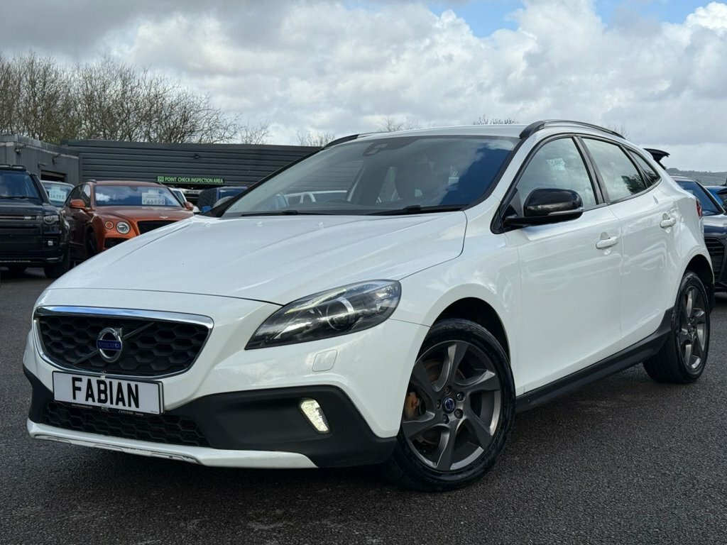 Volvo V40 Cross Country 1.6L Lux White #2