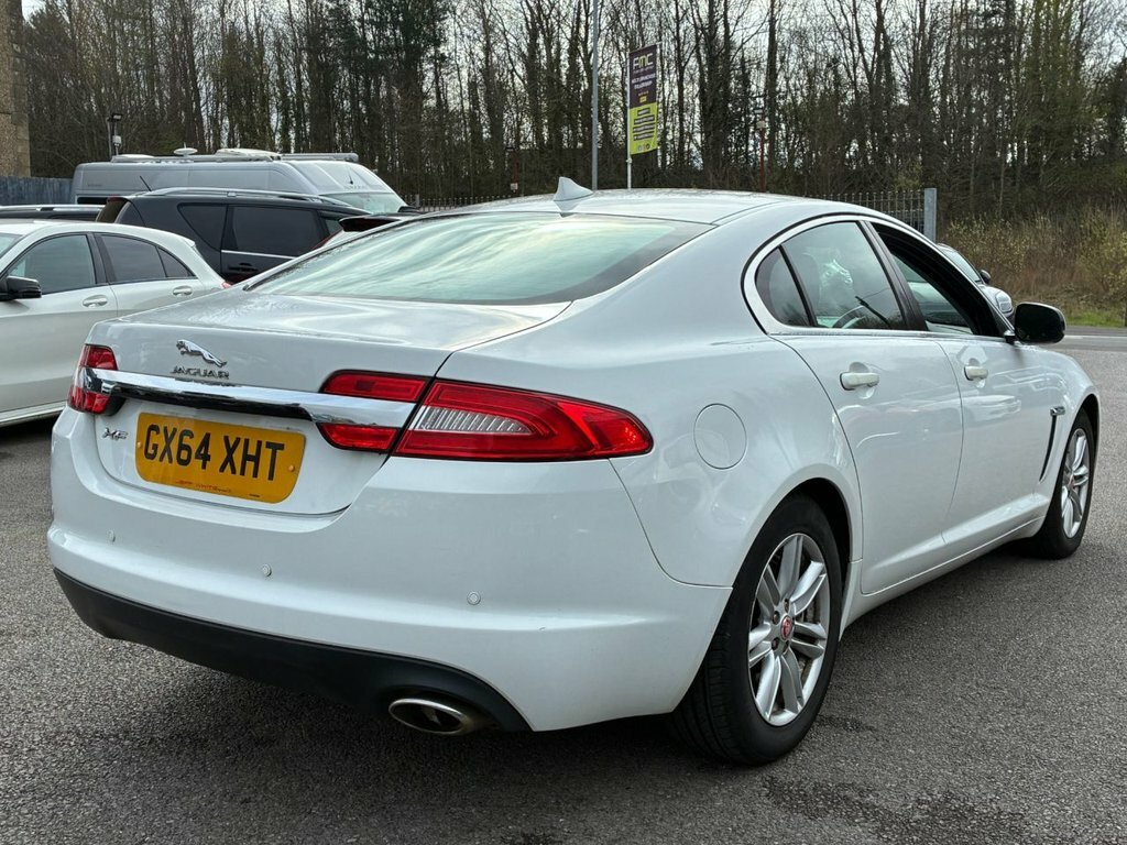 Jaguar XF 2.2L Luxury White #6