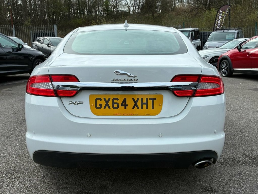 Jaguar XF 2.2L Luxury White #5