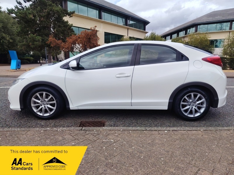 Honda Civic 1.8 I-vtec Es-t Hatchback White #4