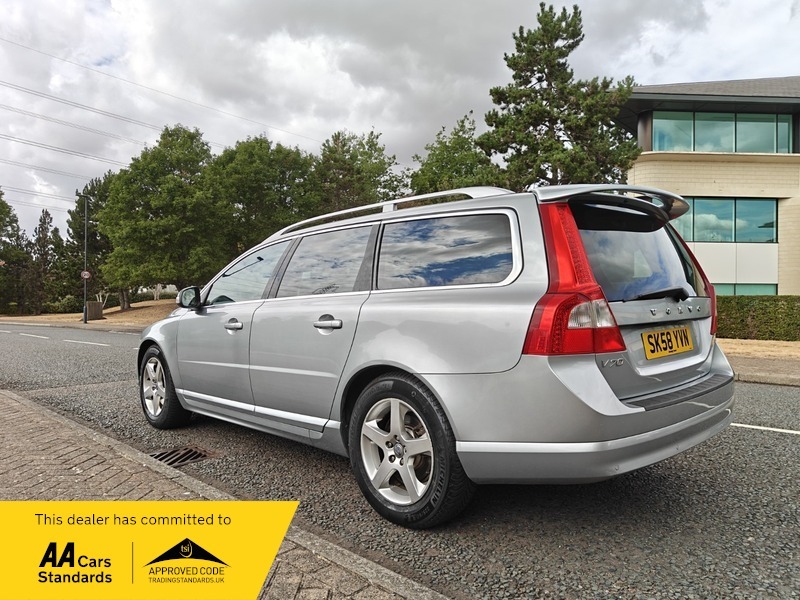 Volvo V70 2.4 D5 Se Lux SK58YVN Silver #5