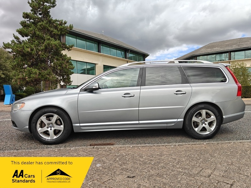 Volvo V70 2.4 D5 Se Lux SK58YVN Silver #4