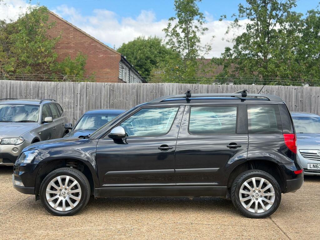 Skoda Yeti Se Black #3