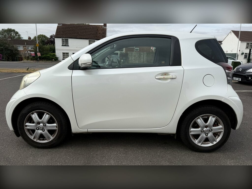 Toyota IQ 1.0 Vvt-i Hatchback Euro 4 68 B White #2