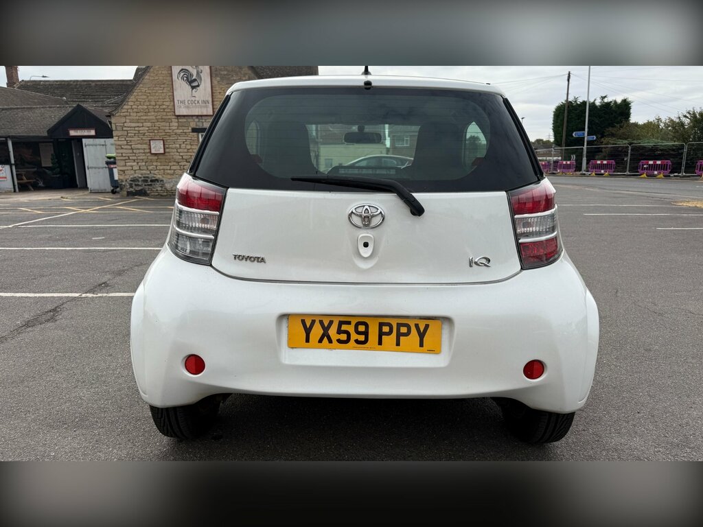 Toyota IQ 1.0 Vvt-i Hatchback Euro 4 68 B White #4
