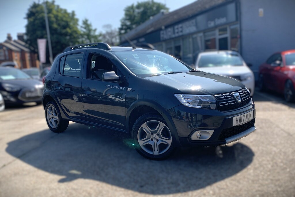 Dacia Sandero Stepway Hatchback 0.9 Stepway Laureate Tce 90 2017 Grey