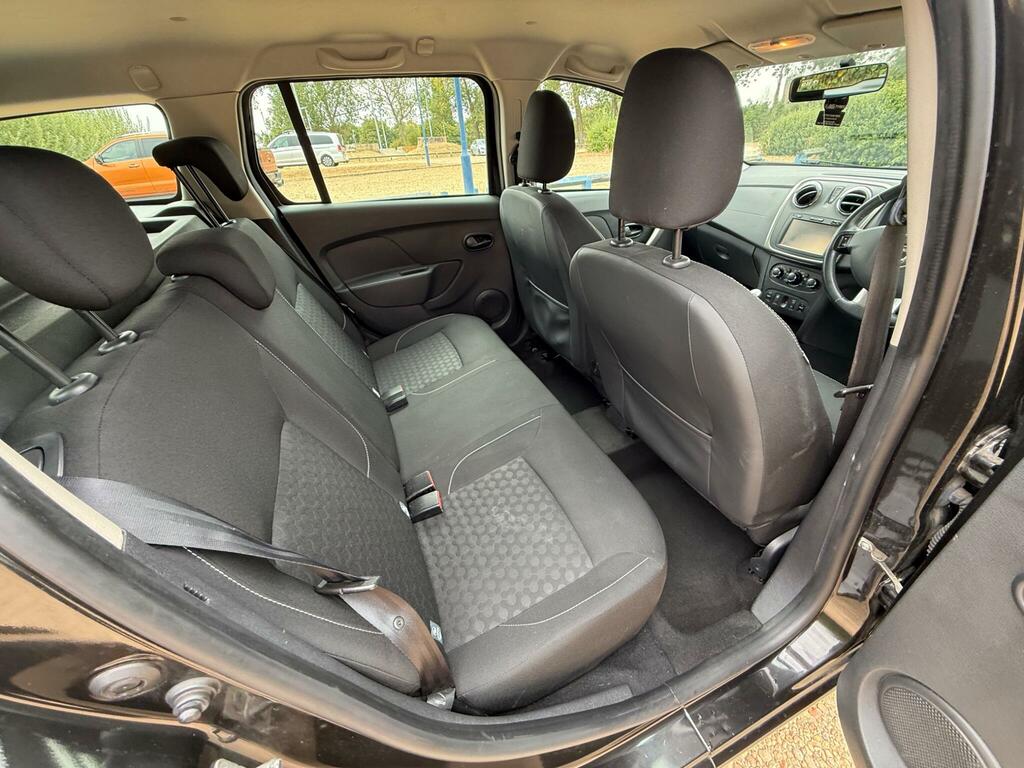 Dacia Logan Estate 0.9 Laureate Tce 90 2015 White #26
