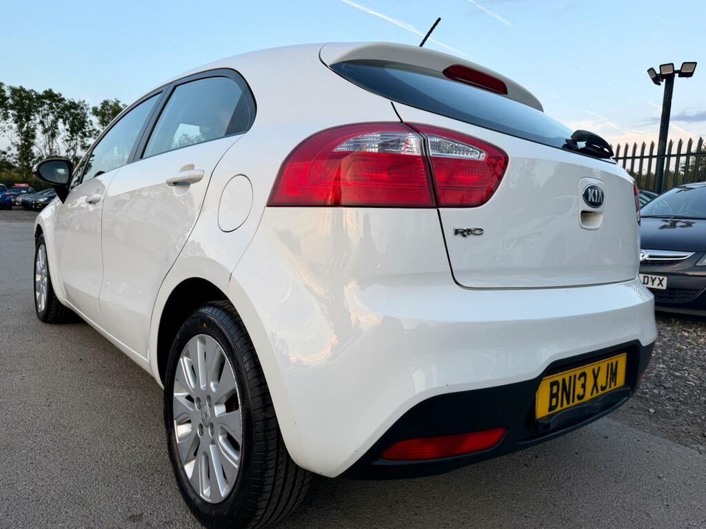 Kia RIO 2 White #4