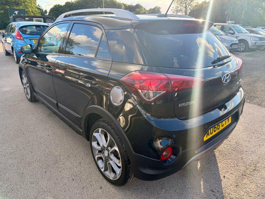 Hyundai I20 Active Black #5