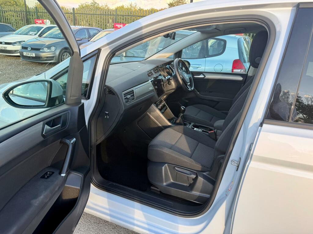Volkswagen Touran Mpv Black #62