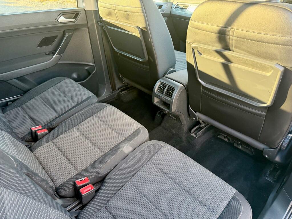Volkswagen Touran Mpv Black #35