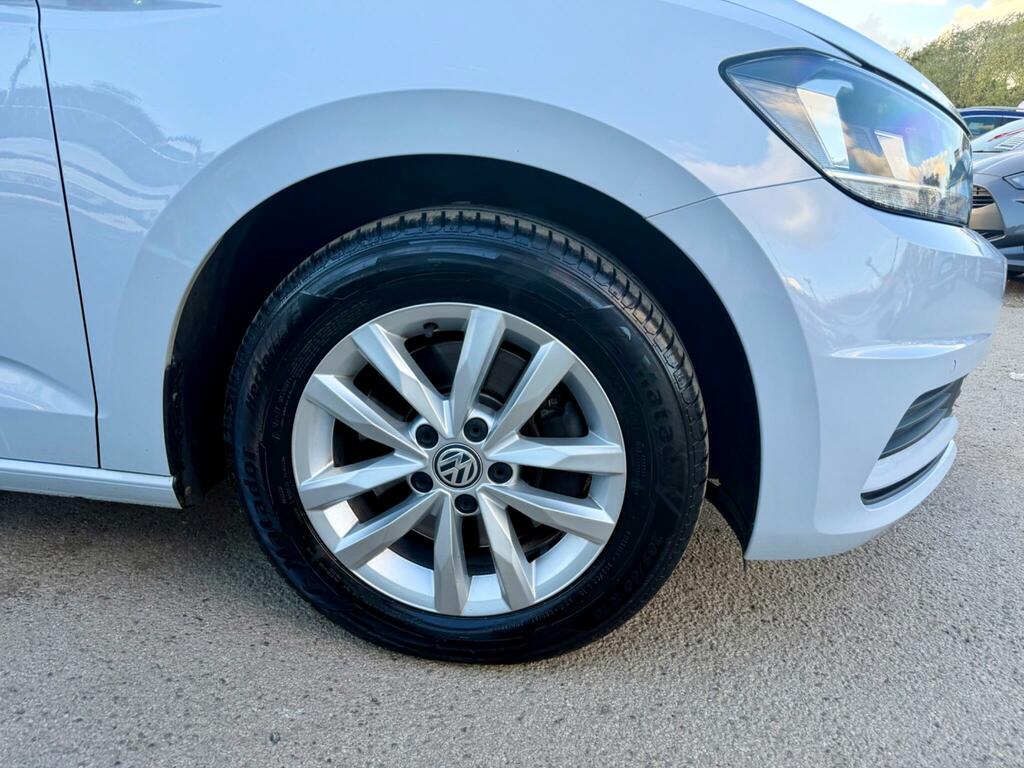 Volkswagen Touran Mpv Black #43
