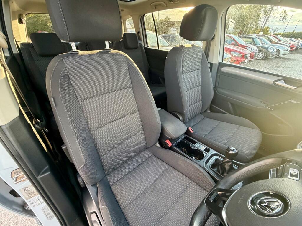 Volkswagen Touran Mpv Black #24