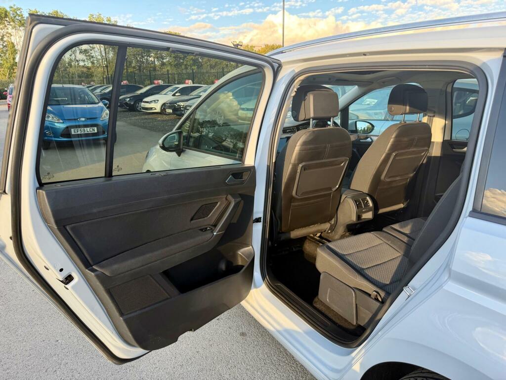 Volkswagen Touran Mpv Black #30
