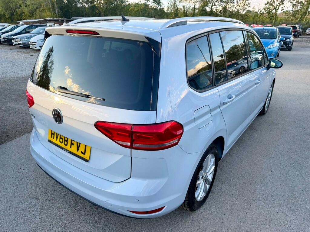 Volkswagen Touran Mpv Black #16