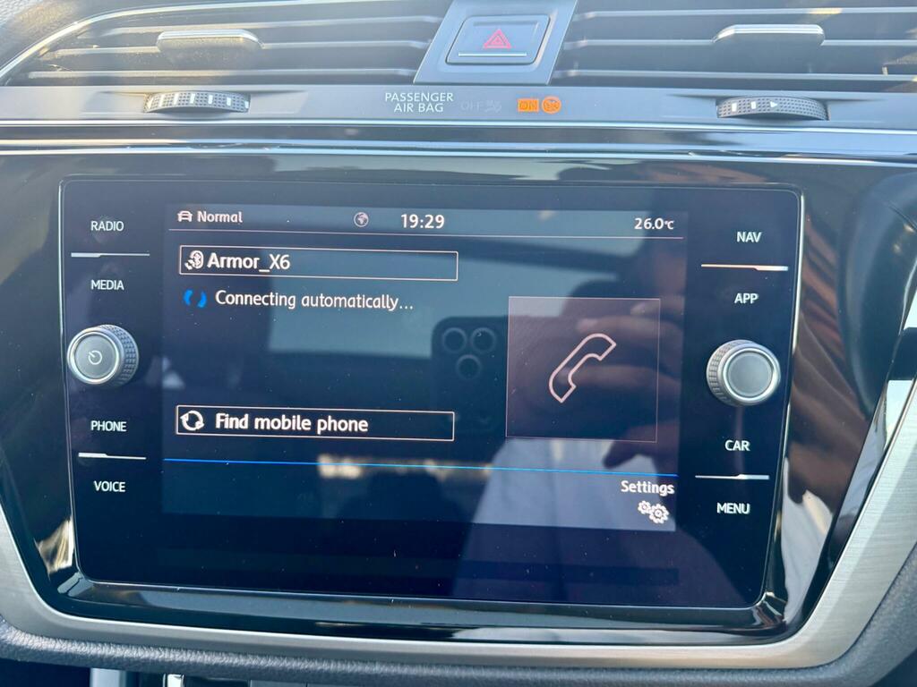 Volkswagen Touran Mpv Black #51