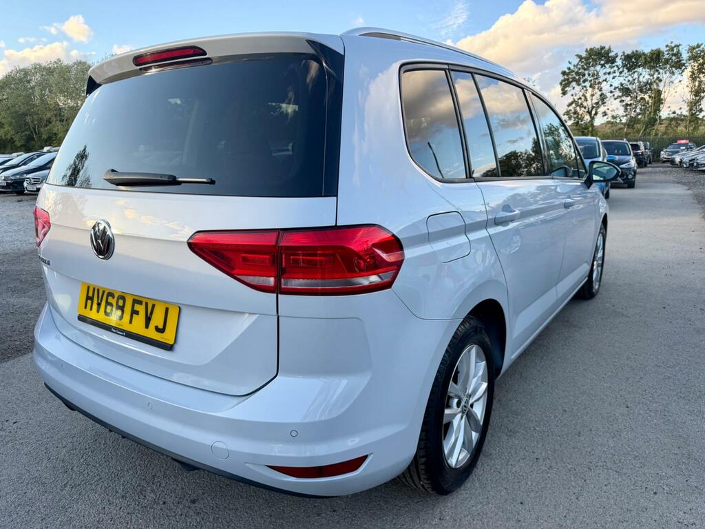 Volkswagen Touran Mpv Black #17