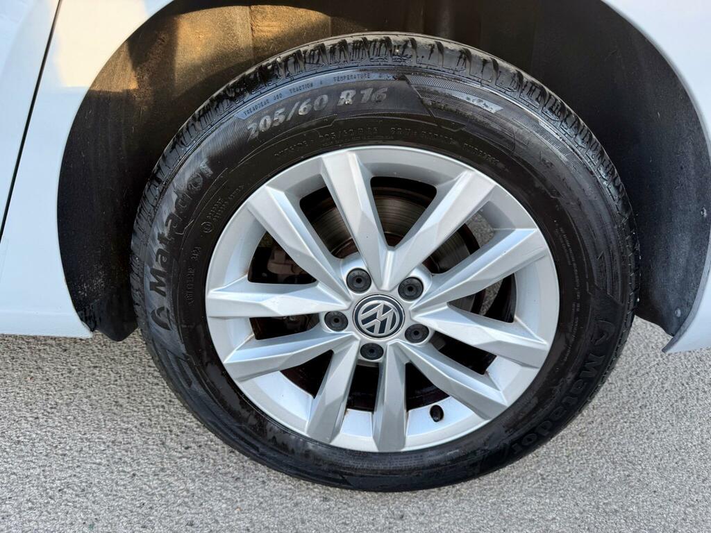 Volkswagen Touran Mpv Black #44