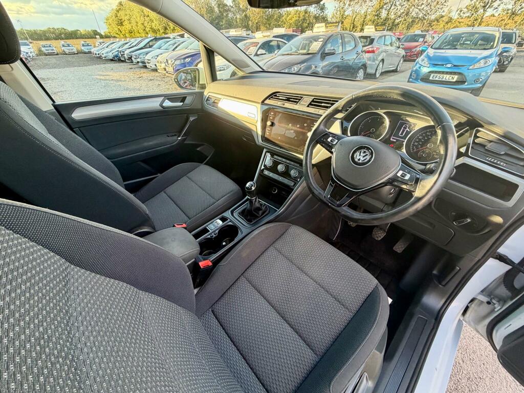 Volkswagen Touran Mpv Black #21