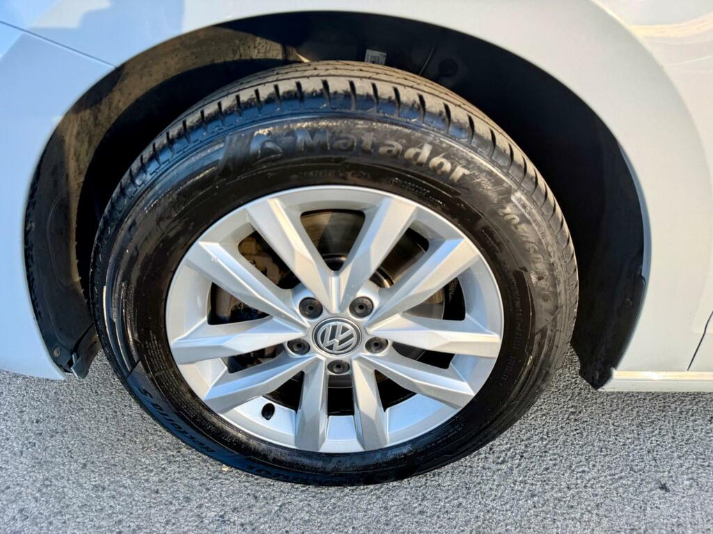 Volkswagen Touran Mpv Black #40