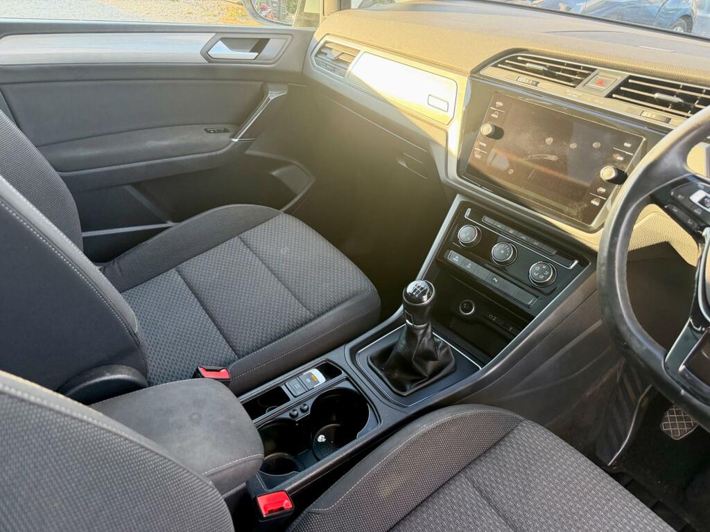 Volkswagen Touran Mpv Black #20