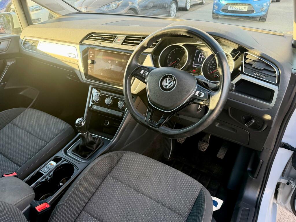 Volkswagen Touran Mpv Black #22