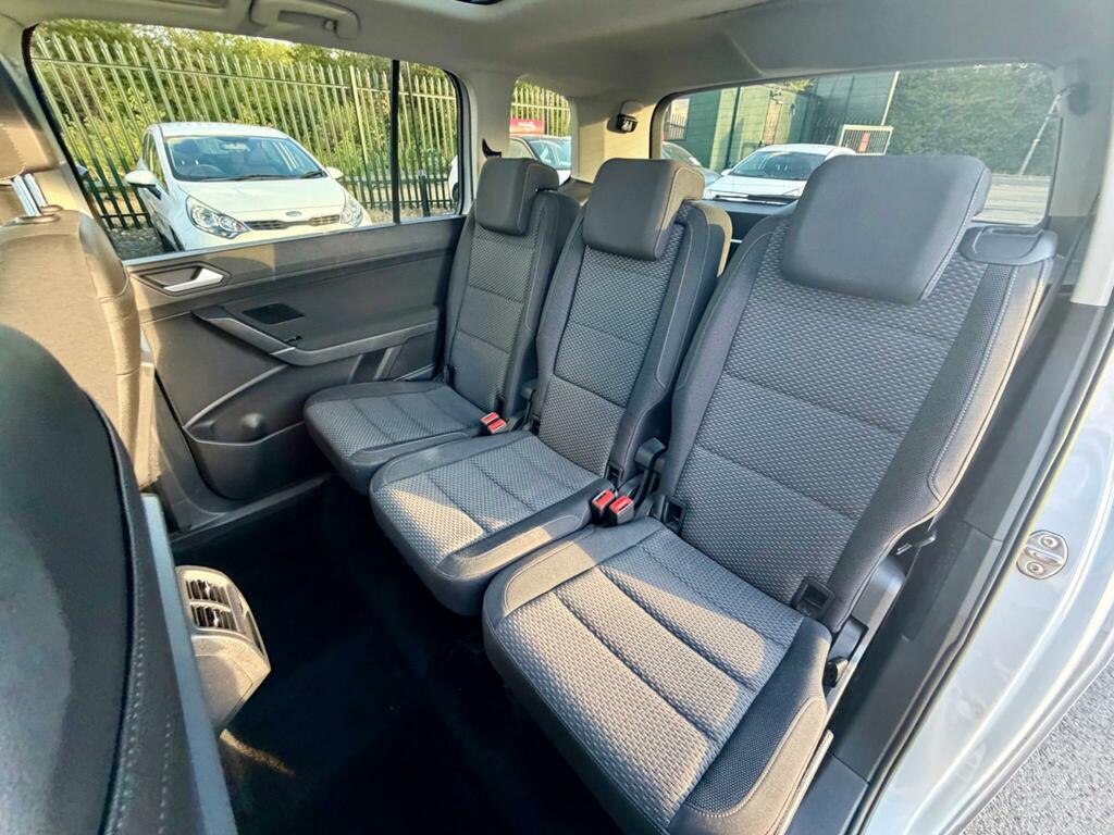 Volkswagen Touran Mpv Black #27