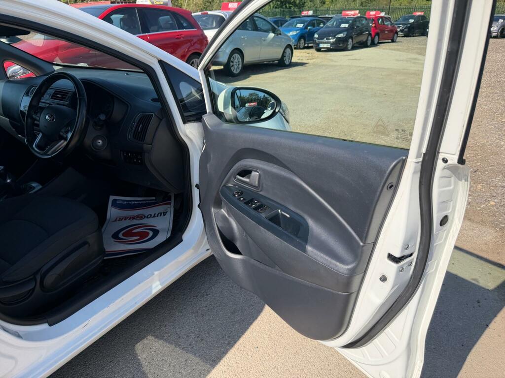 Kia RIO 1.25 Sr7 Hatchback Euro 6 84 Bh White #35