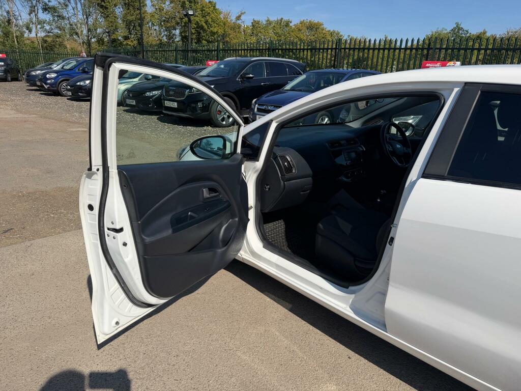 Kia RIO 1.25 Sr7 Hatchback Euro 6 84 Bh White #39