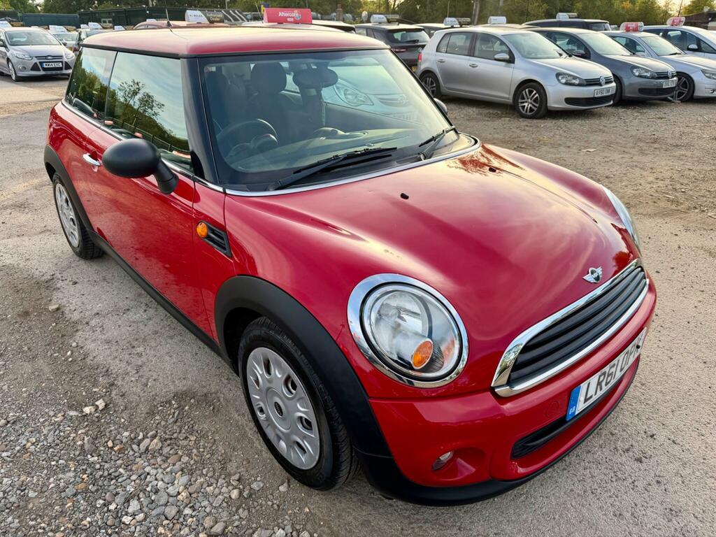 Mini Hatch 1.6 First Euro 5 Red