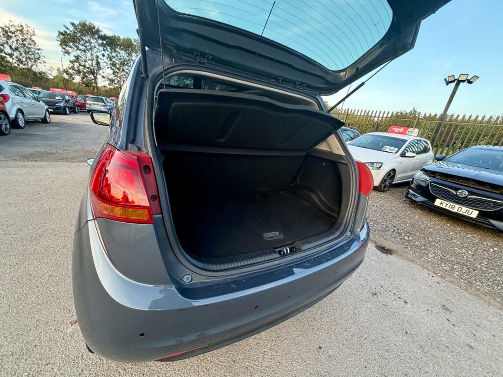 Kia Venga 1.6 3 Mpv Euro 6 S S 123 Bhp Red #52