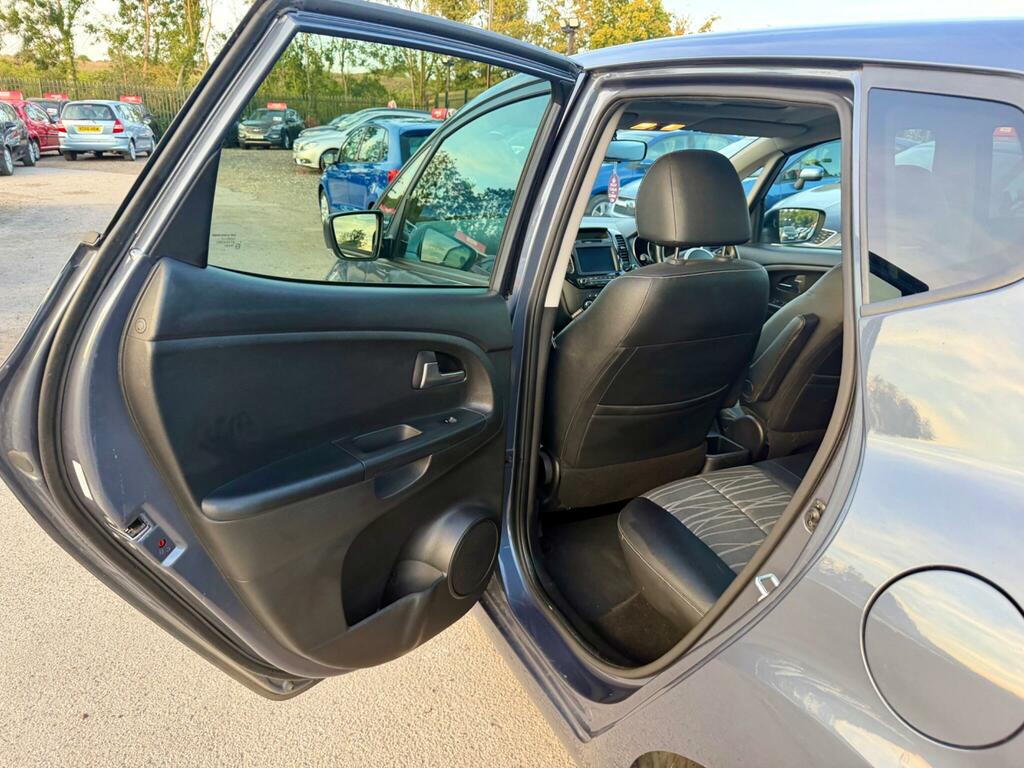 Kia Venga 1.6 3 Mpv Euro 6 S S 123 Bhp Red #35