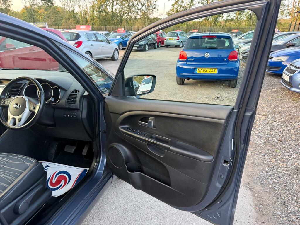Kia Venga 1.6 3 Mpv Euro 6 S S 123 Bhp Red #37